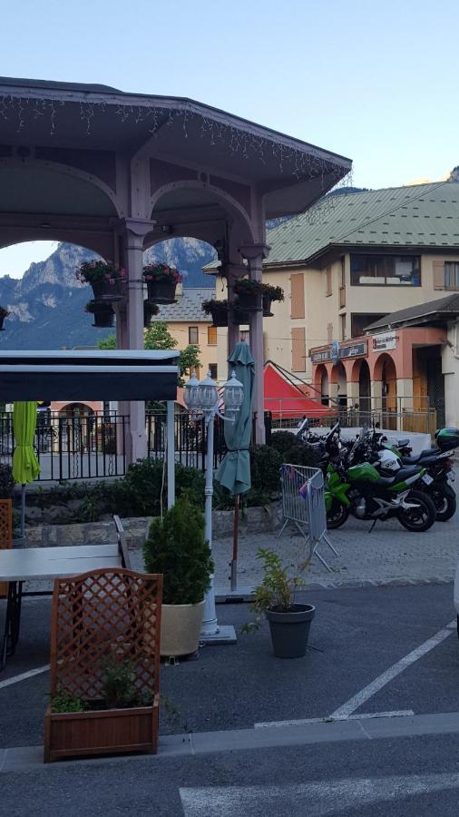Hotel Restaurant Glaizette Л'Аржантьєр-ла-Бессе Екстер'єр фото